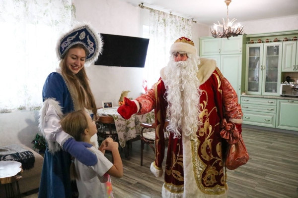 Нижегородские волонтеры поздравили с Новым годом семьи участников СВО